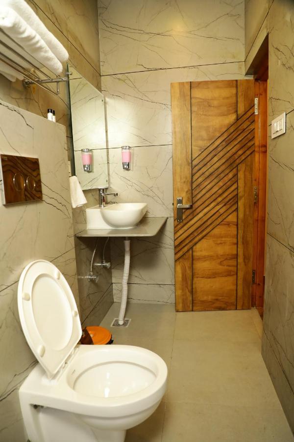 Dee Ess Residency Bed & Breakfast Shimla Eksteriør bilde
